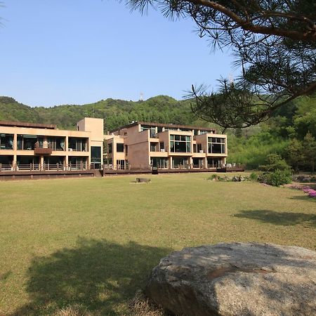 Hugel Heim Pension Пхёнчхан Экстерьер фото
