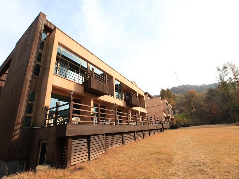 Hugel Heim Pension Пхёнчхан Экстерьер фото